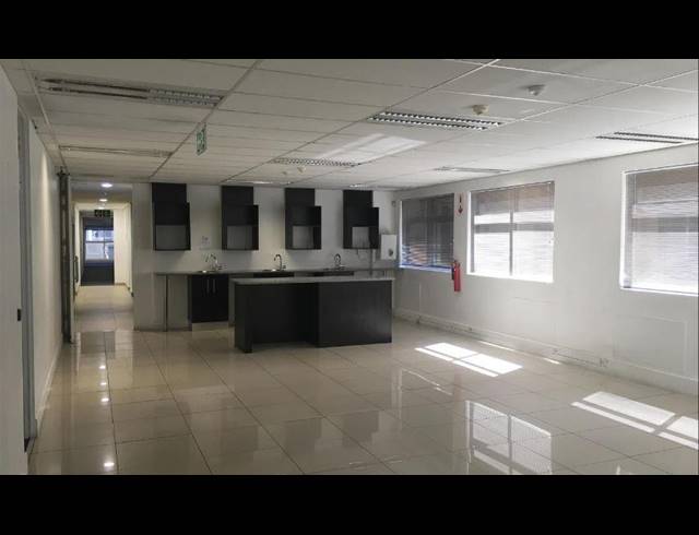 2,964M² OFFICE TO LET IN BELLVILLE CENTRAL